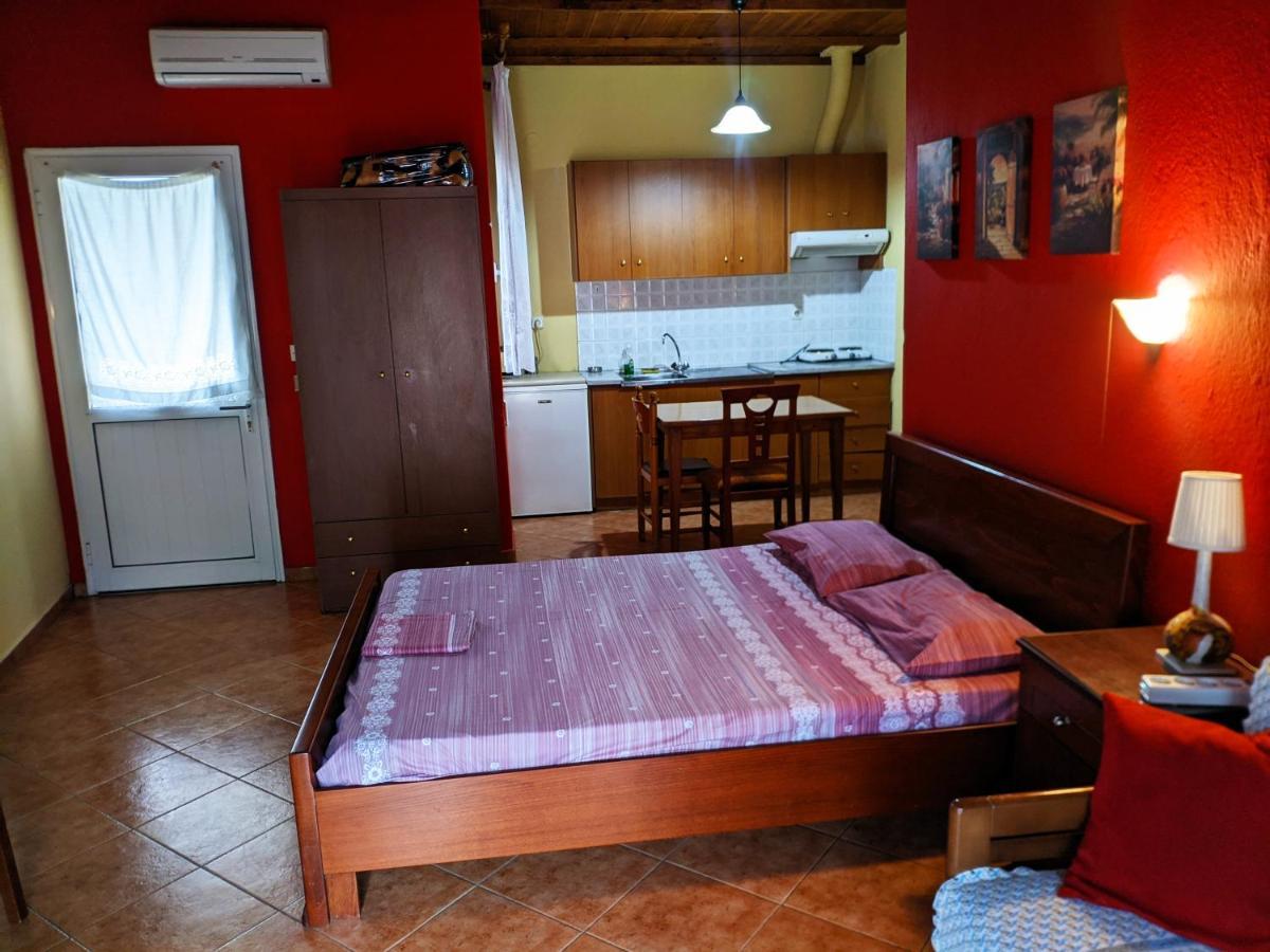 Alexandros Guesthouse Orma Exterior photo