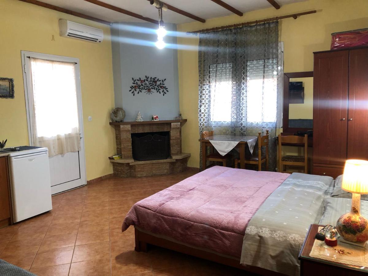 Alexandros Guesthouse Orma Exterior photo