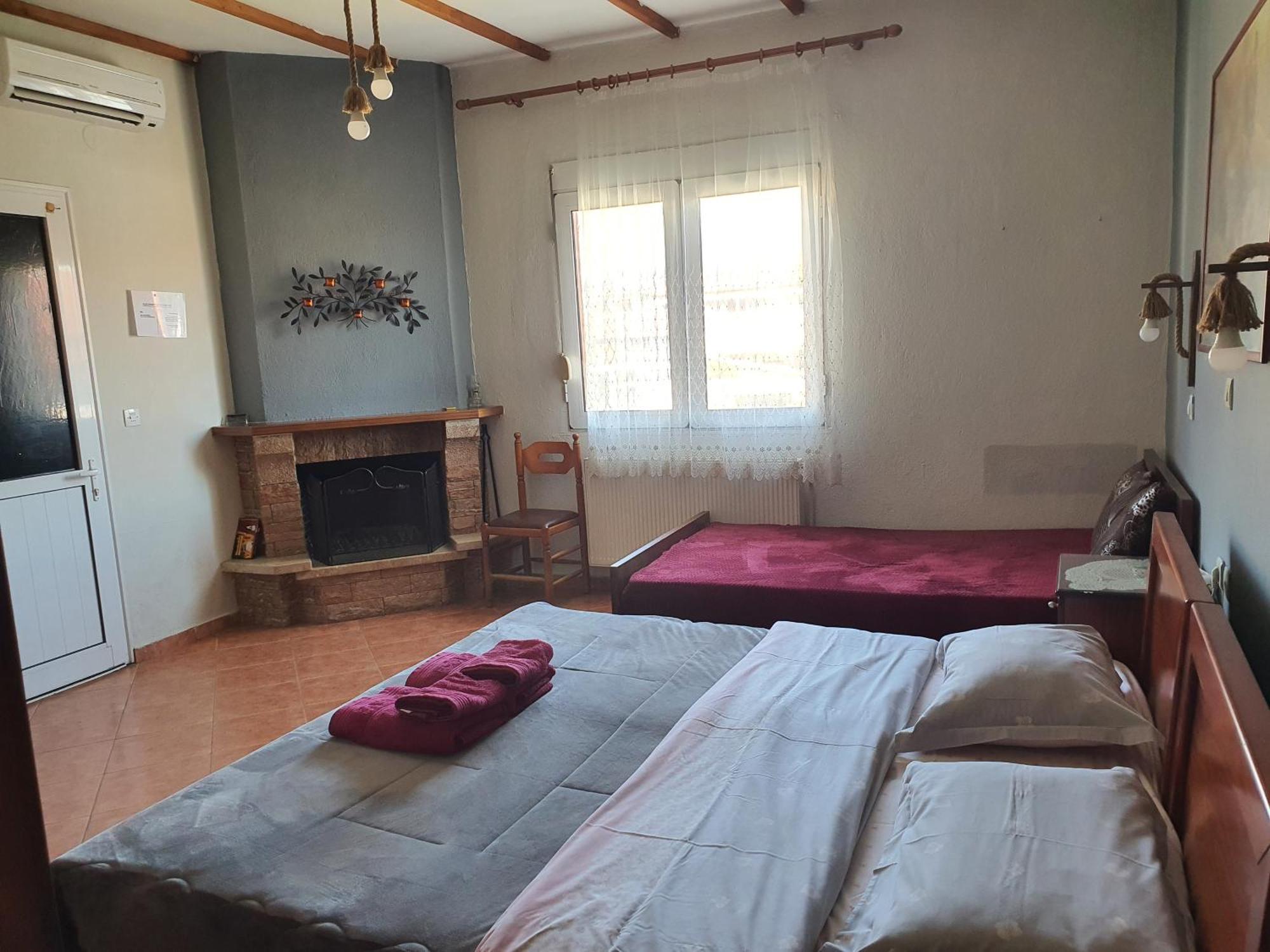 Alexandros Guesthouse Orma Exterior photo